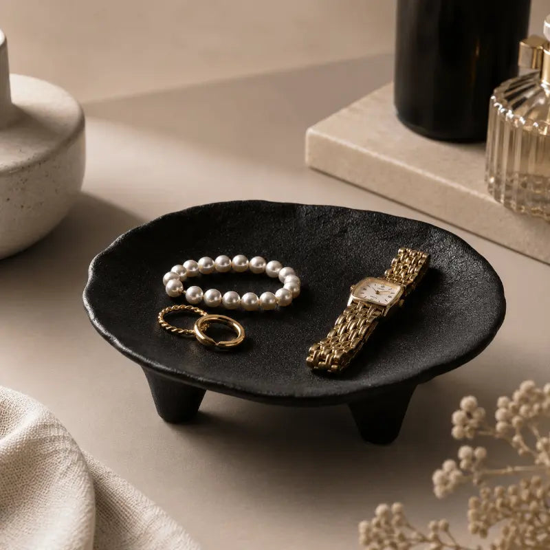 Ceramic decorative tray for jewellery and desktop décor