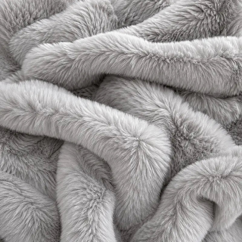 Fluffy plush fitted bed sheet for a warm and comfortable bedroom