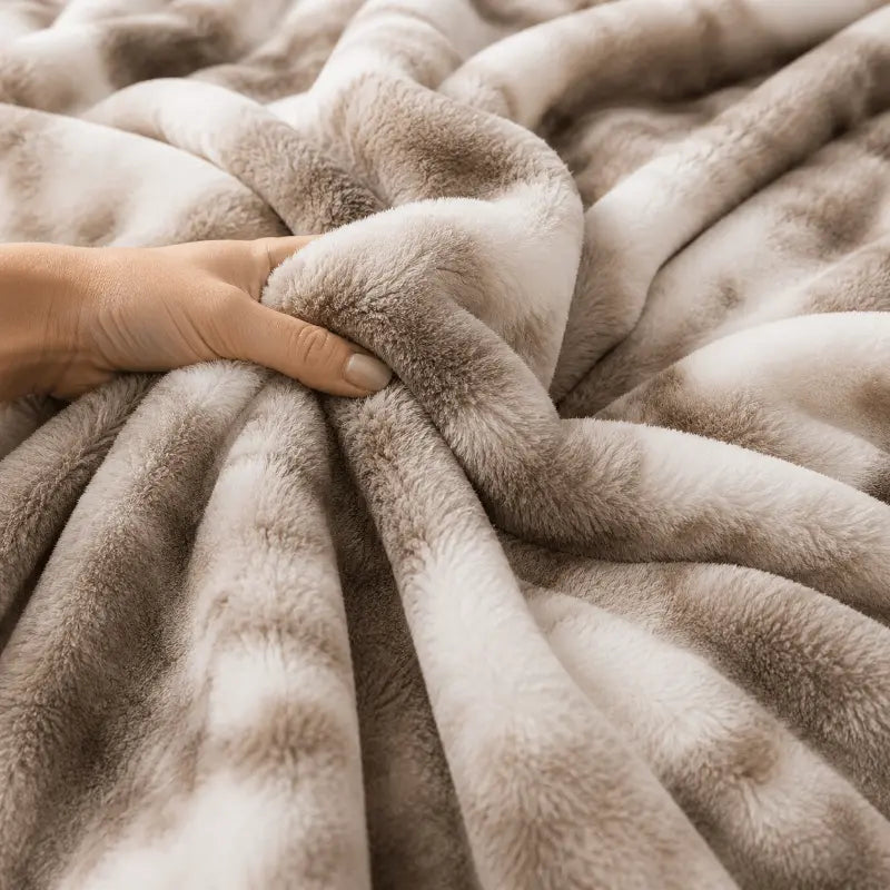 Luxurious faux rabbit fur blanket for living room and bedroom décor