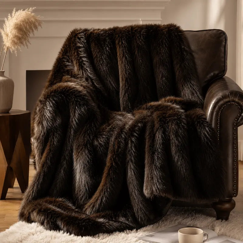 Luxury faux fur throw blanket for living room and bedroom décor