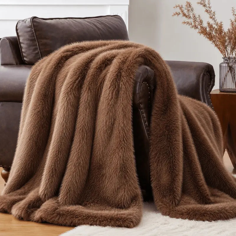 Luxury faux fur throw blanket for living room and bedroom décor