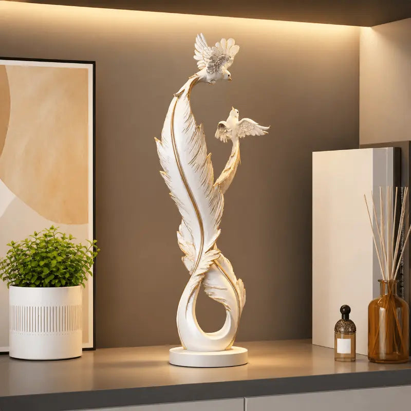 Modern resin bird sculpture with feather design for luxury home décor